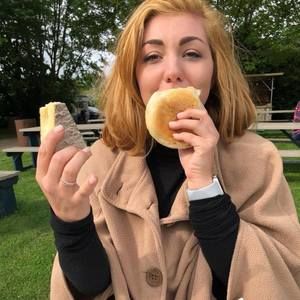 Meet your Posher, Abbie